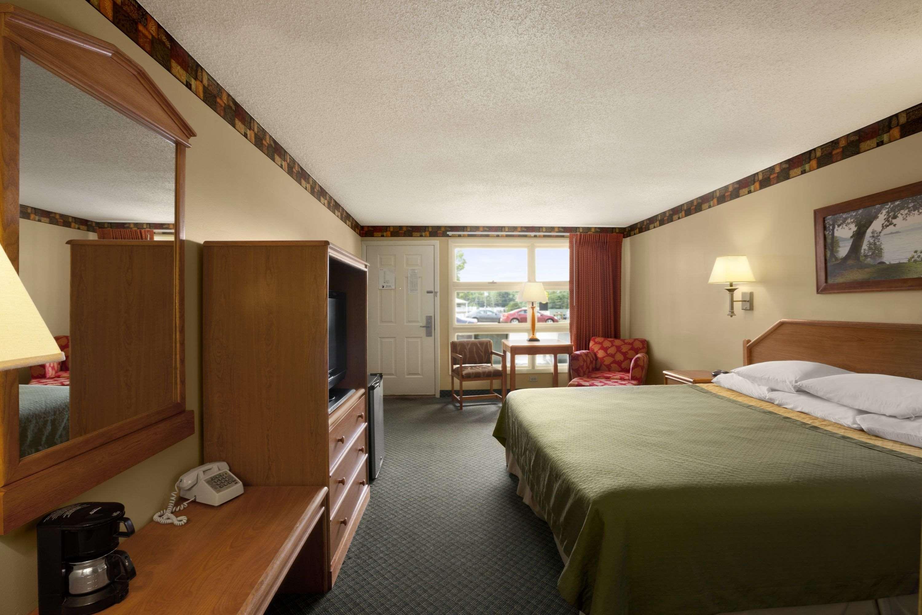 Super 8 By Wyndham Lake George/Downtown מראה חיצוני תמונה