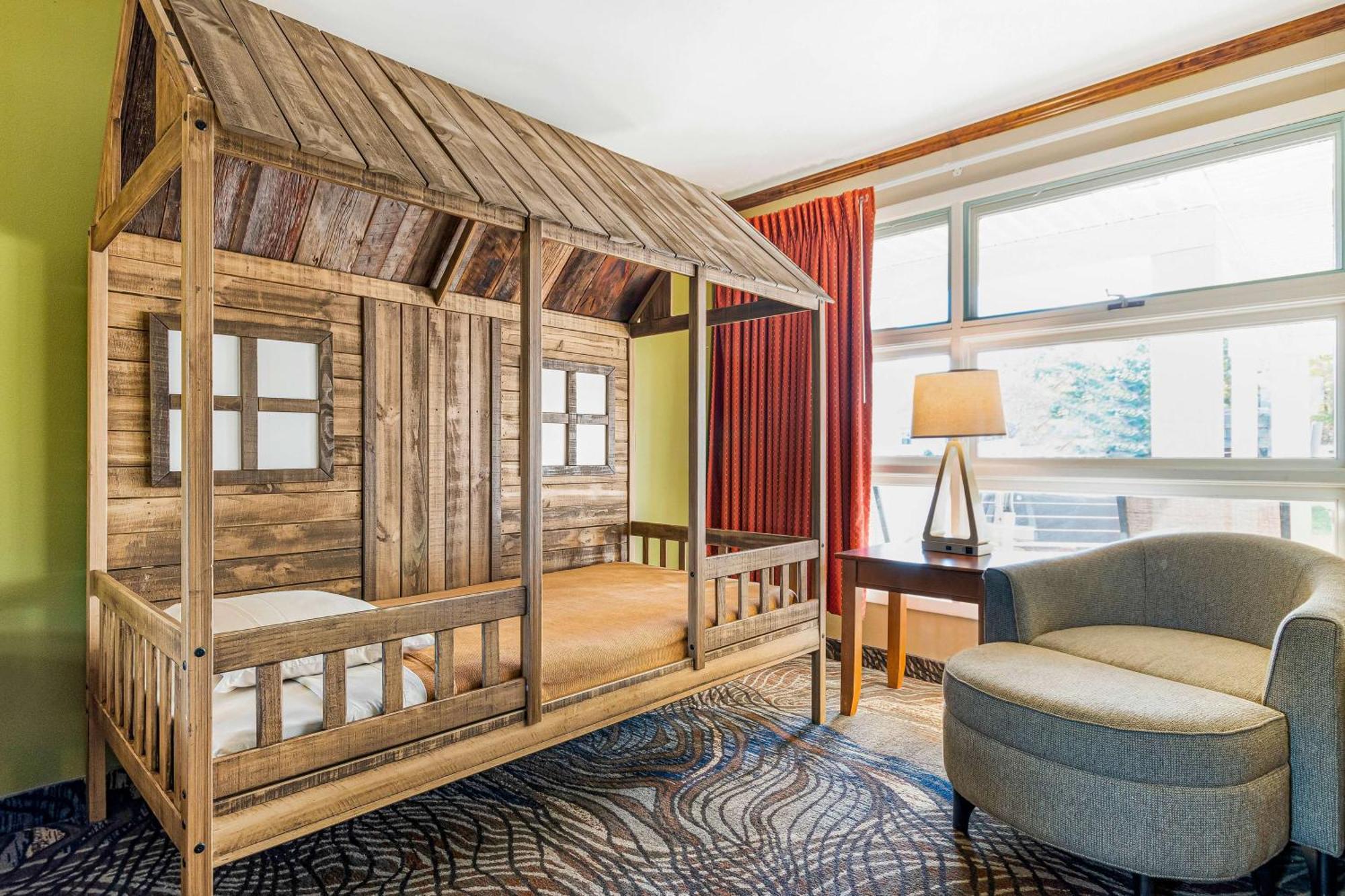 Super 8 By Wyndham Lake George/Downtown מראה חיצוני תמונה